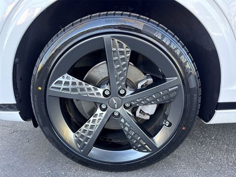 Used 2022 Genesis GV70 2.5T w/ Sport Prestige Package image 19