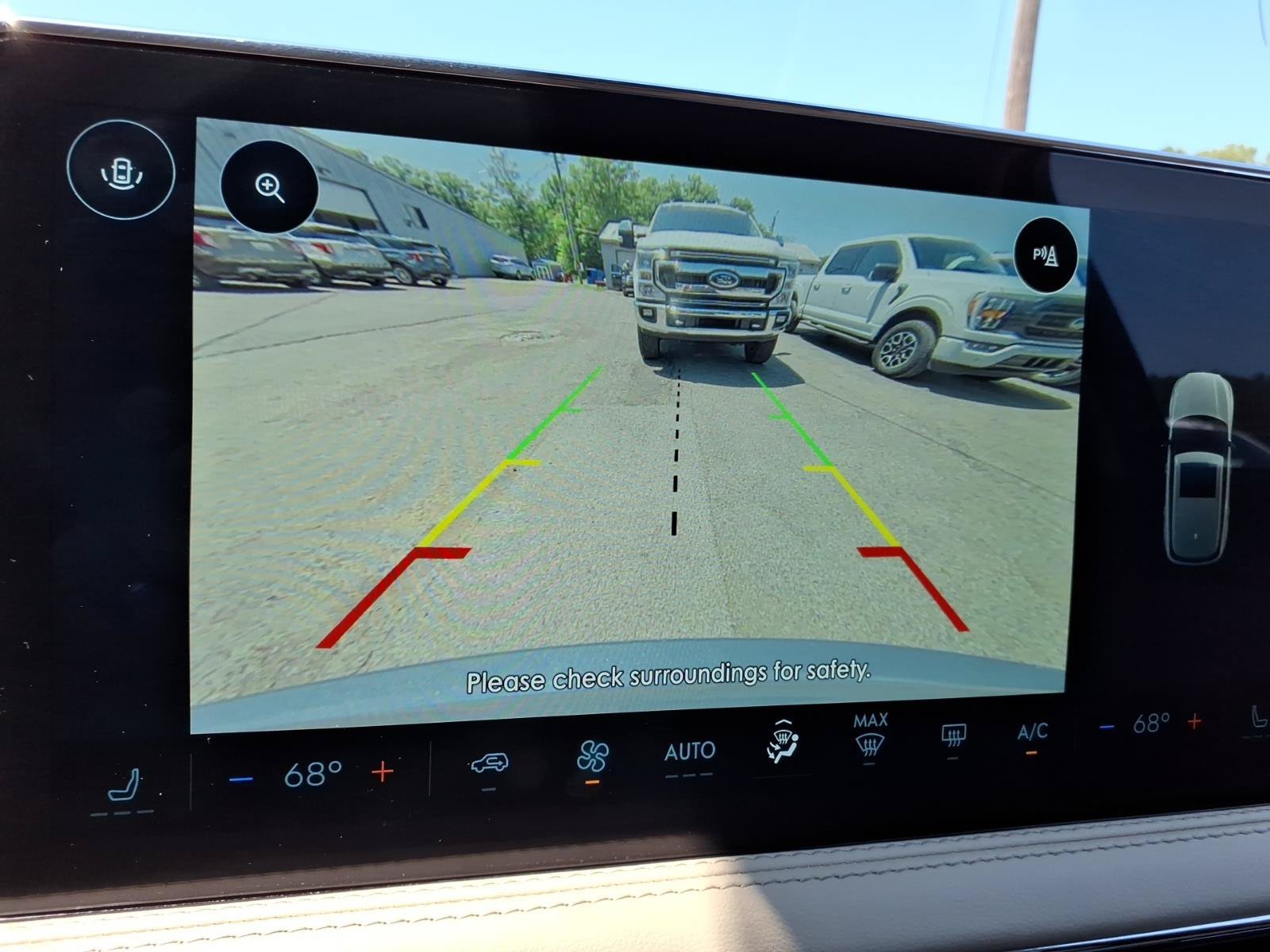 Used 2025 Lincoln Corsair AWD image 17