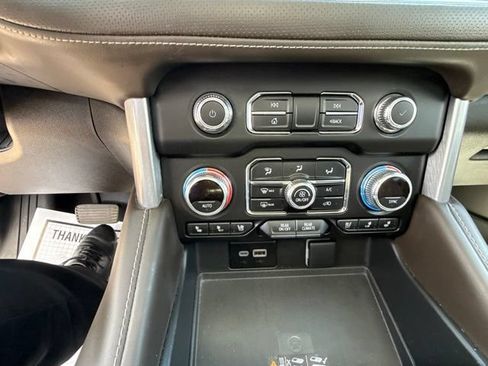Used 2023 GMC Yukon SLT w/ SLT Premium Package AWD/4WD image 25