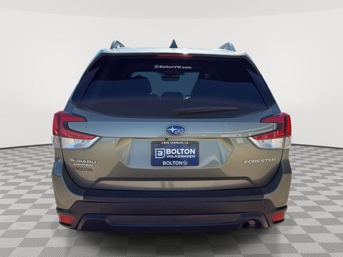 Used 2021 Subaru Forester Premium image 4