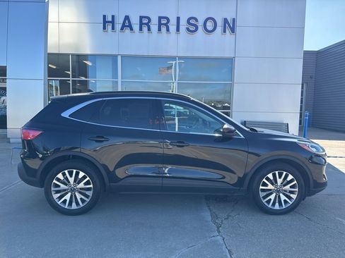 Certified 2022 Ford Escape Titanium w/ Class II Trailer Tow Package image 5