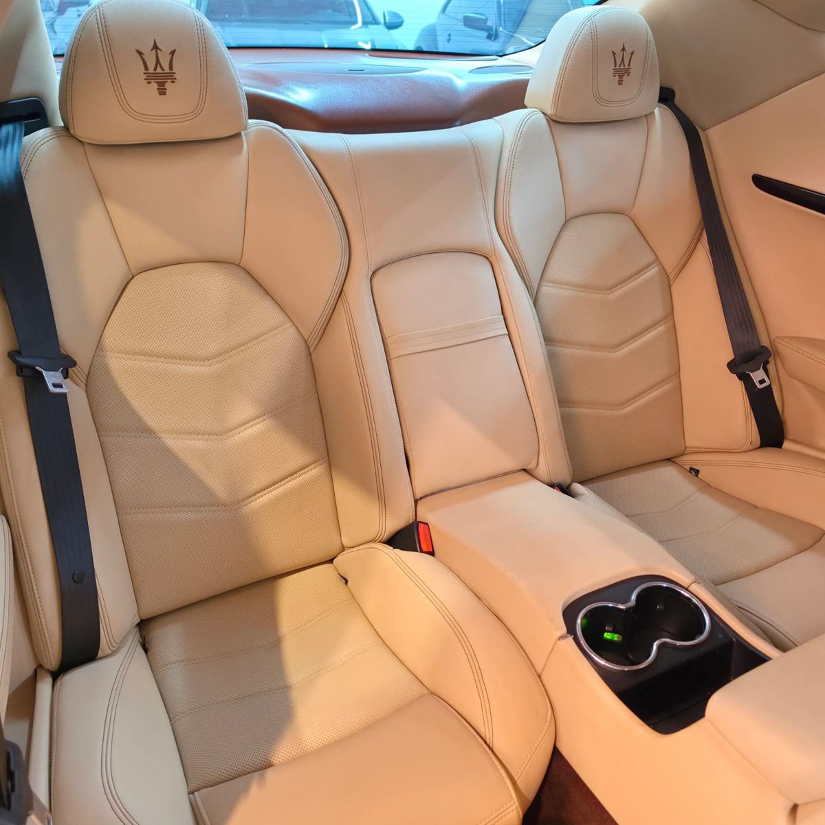 Used 2015 Maserati GranTurismo Sport RWD image 25