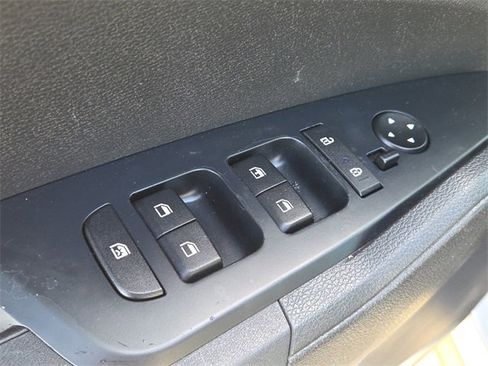 Used 2023 Kia Sportage LX image 17