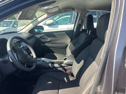 Used 2018 Honda HR-V LX image 5