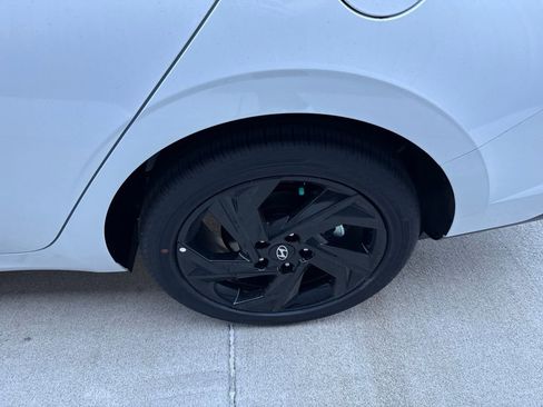 New 2026 Hyundai Elantra SEL Sport FWD image 12