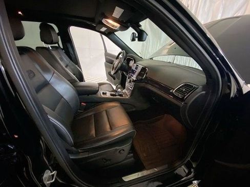 Used 2020 Jeep Grand Cherokee Overland AWD/4WD image 42