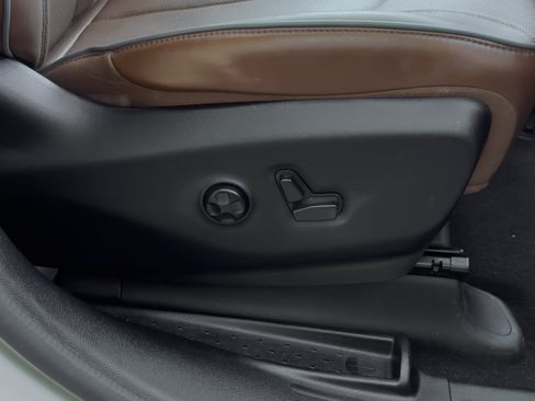Used 2017 Chrysler Pacifica Limited FWD image 55