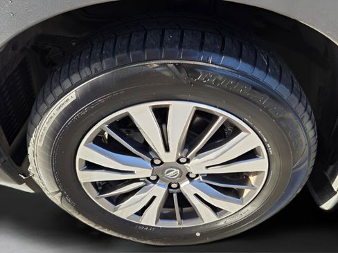 Used 2018 Nissan Pathfinder S image 35