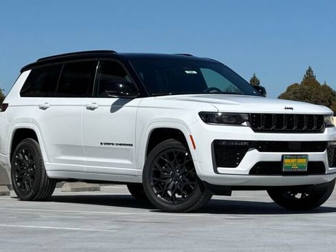 New 2026 Jeep Grand Cherokee L Summit w/ Obsidian Package AWD/4WD image 2