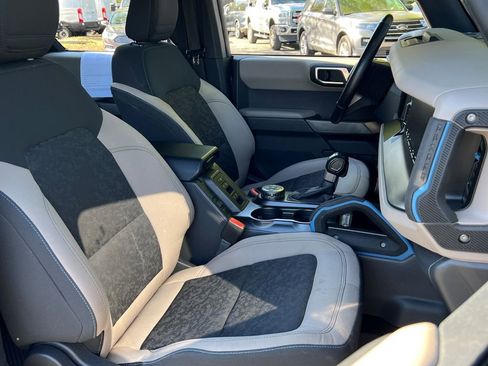 Used 2022 Ford Bronco Wildtrak image 15