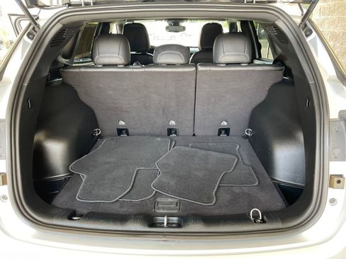 Used 2025 Jeep Compass Limited image 32