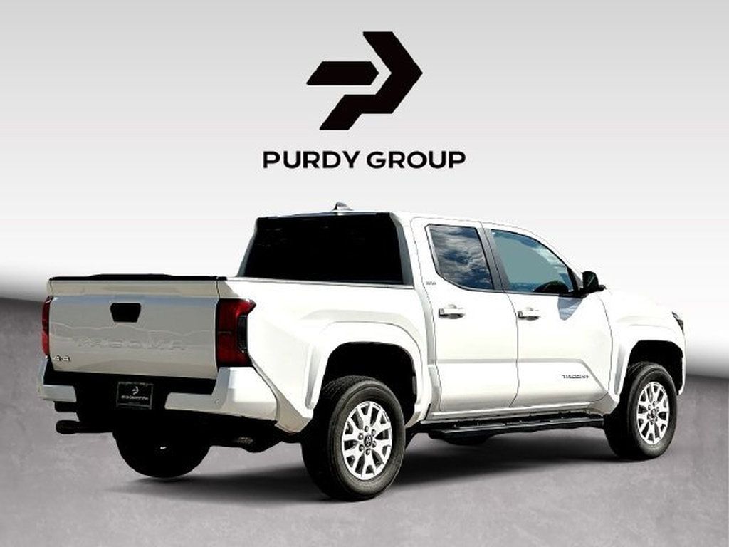 Certified 2025 Toyota Tacoma SR5 w/ SR5 Upgrade Package AWD/4WD image 8