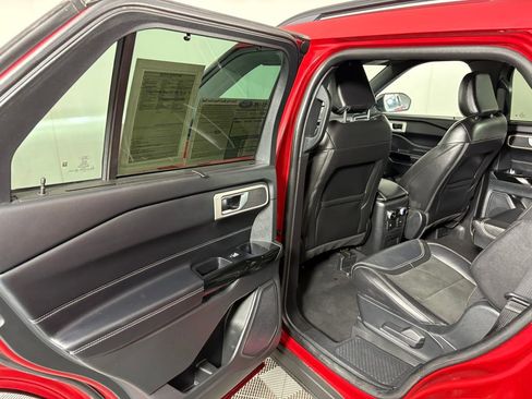 Certified 2023 Ford Explorer ST image 28