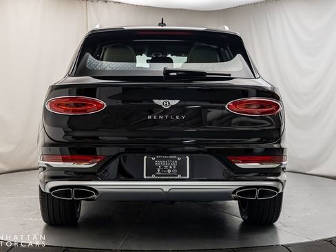 Used 2024 Bentley Bentayga Extended Wheelbase image 4