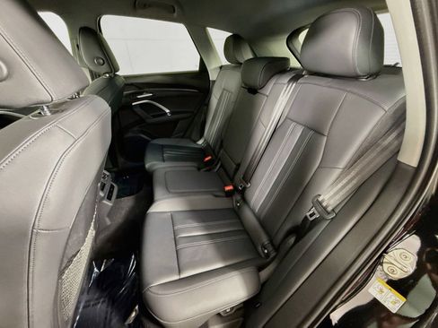 Certified 2025 Audi Q5 Premium w/ Convenience Package AWD/4WD image 19