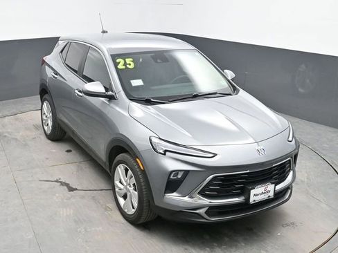 Used 2025 Buick Encore GX Preferred AWD/4WD image 24