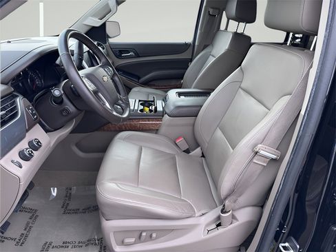 Used 2016 Chevrolet Suburban LTZ image 10