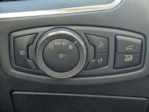 Used 2023 Ford Edge Titanium image 18