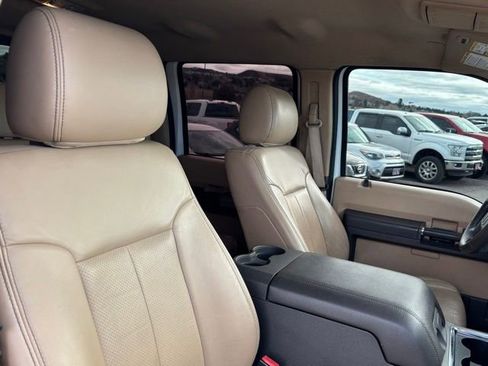Used 2015 Ford F350 Lariat image 29