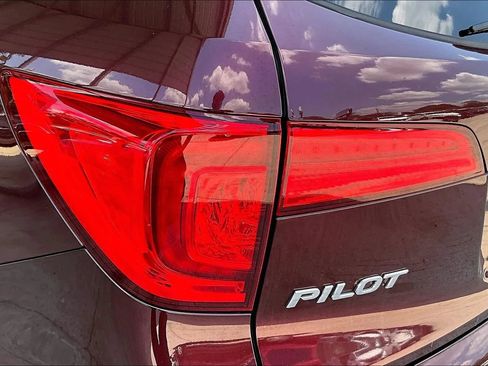 Used 2016 Honda Pilot Touring image 20
