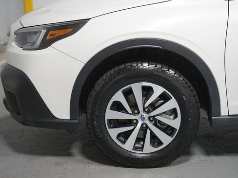 Used 2021 Subaru Outback Premium image 5