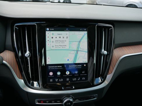 Certified 2023 Volvo S60 T8 Plus AWD/4WD image 18