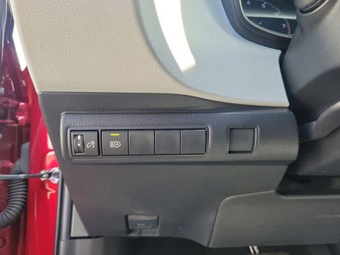 Used 2023 Toyota Corolla SE FWD image 9