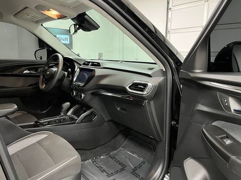 Used 2021 Chevrolet TrailBlazer LT w/ Convenience Package FWD image 55
