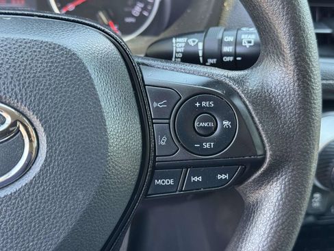Used 2021 Toyota RAV4 XLE w/ Convenience Package AWD/4WD image 11