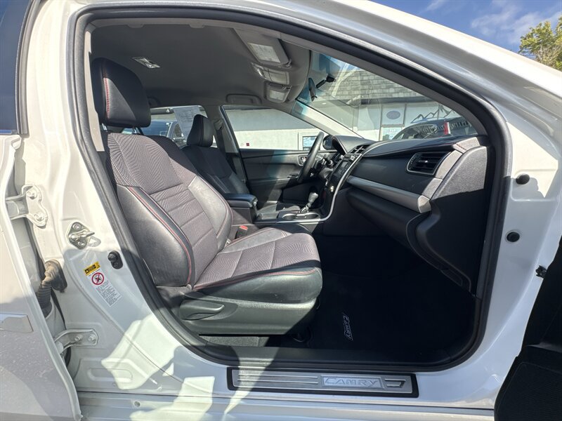 Used 2017 Toyota Camry SE w/ Protection Package (Q2) FWD image 34
