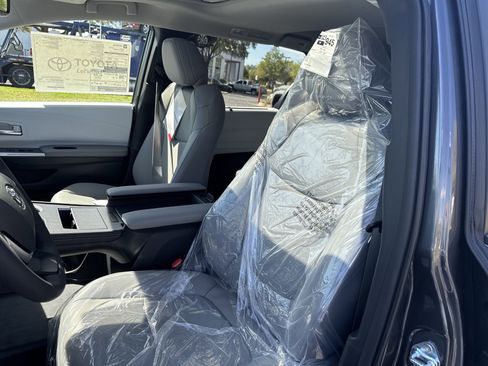 New 2025 Toyota Sienna XLE image 14