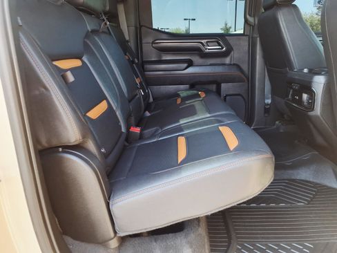 Used 2023 GMC Sierra 1500 AT4 w/ AT4 Premium Package AWD/4WD image 14