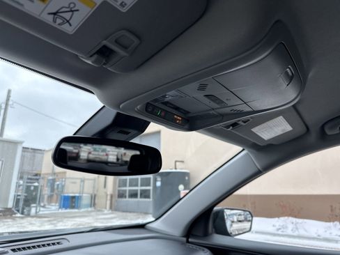 Used 2024 GMC Terrain SLT image 79