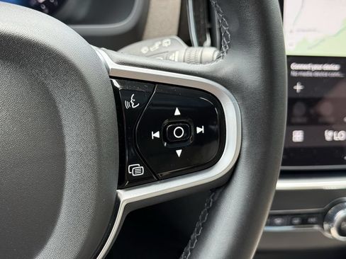 Certified 2025 Volvo XC90 B5 Core AWD/4WD image 24