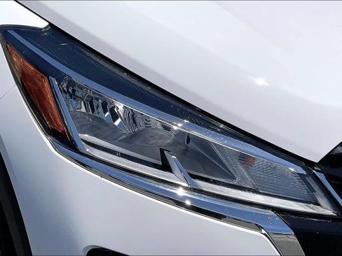 Used 2025 Nissan Kicks Play S FWD image 27