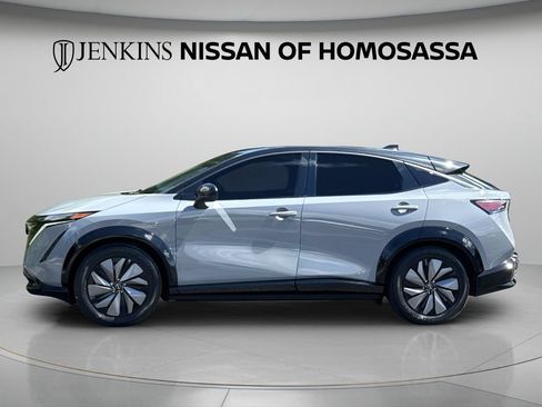 Used 2024 Nissan Ariya AWD image 13
