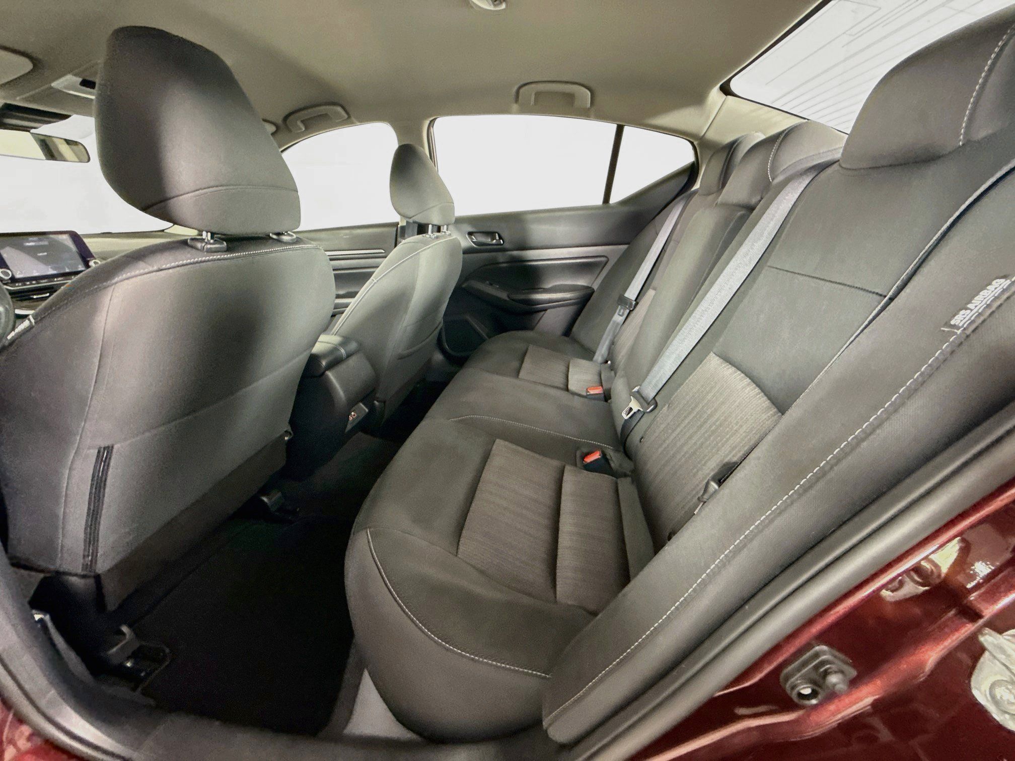 Used 2025 Nissan Altima 2.5 SV FWD image 27