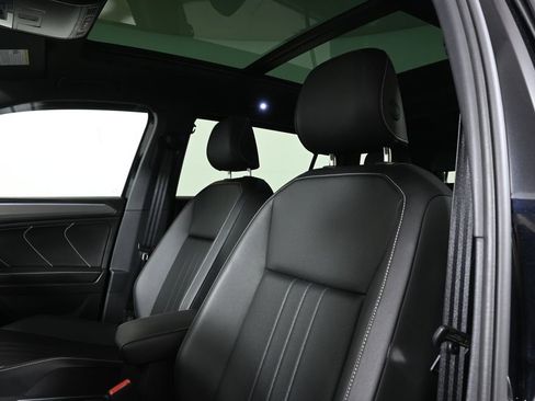 Used 2024 Volkswagen Tiguan SE R-Line AWD/4WD image 5