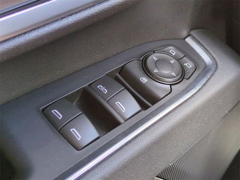 Used 2025 Chevrolet Silverado 2500 LT image 24