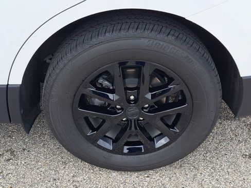 Used 2023 Chevrolet Equinox LS w/ LPO, Floor Liner Package AWD/4WD image 28