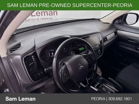 Used 2017 Mitsubishi Outlander SE image 9