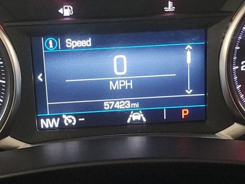 Used 2024 GMC Terrain SLE AWD/4WD image 18
