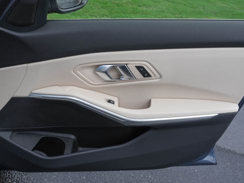 Used 2025 BMW 330i Sedan RWD image 31