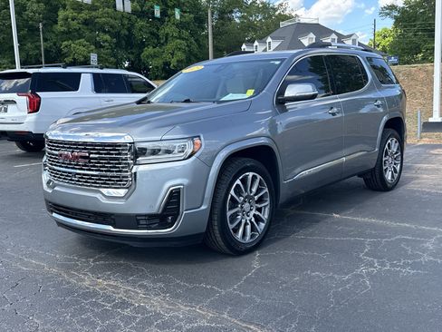 Used 2023 GMC Acadia Denali w/ Denali Ultimate Package FWD image 4