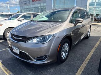 Certified 2018 Chrysler Pacifica Touring-L FWD video 3