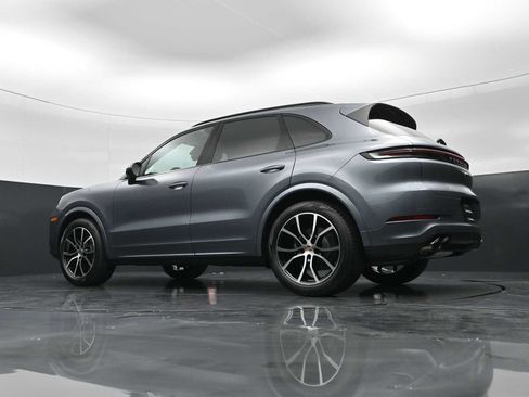 New 2026 Porsche Cayenne AWD/4WD image 38