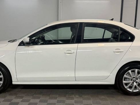 Used 2012 Volkswagen Jetta SE FWD image 4