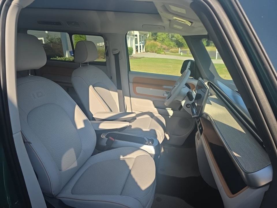 Used 2025 Volkswagen ID. Buzz 1st Edition AWD/4WD image 13