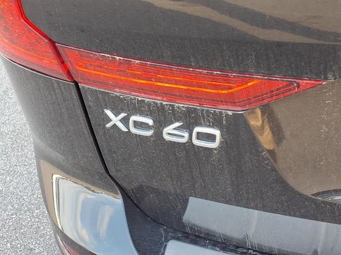 Used 2022 Volvo XC60 B5 Inscription w/ Protection Package Premier FWD image 5