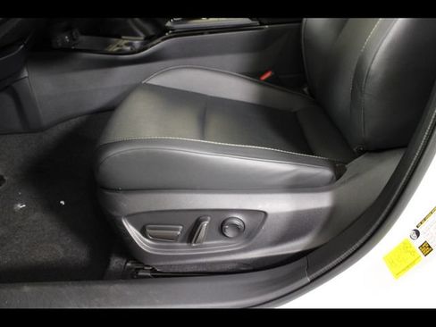 Used 2025 Toyota Prius AWD image 19